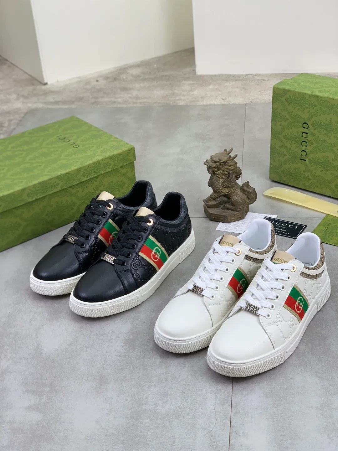 Men's Men's Shoes P420 💰[New Style] 🆘 The latest model from Gucci's official website🎁Classic casual and fashionable men's shoes👟Hot style💥Simple and elegant style, exclusive for trendy men. Unique latest brand elements from the official website👑Gucci original decoration, fashionable and generous, made of original soft calfskin fabric➕Comfortable soft sheepskin lining ✅The official website specifies wear-resistant rubber outsole_full of elasticity, classic model taken in real life🎬Color: 2️⃣colors available😍Number: 38-44